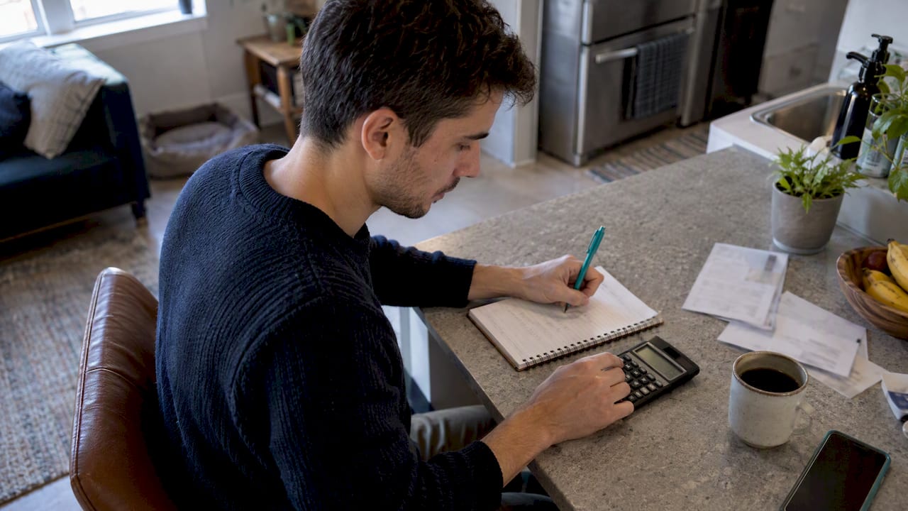 Budget Scenarios for Households: Spot Cash Gaps in 30 to 60 Days